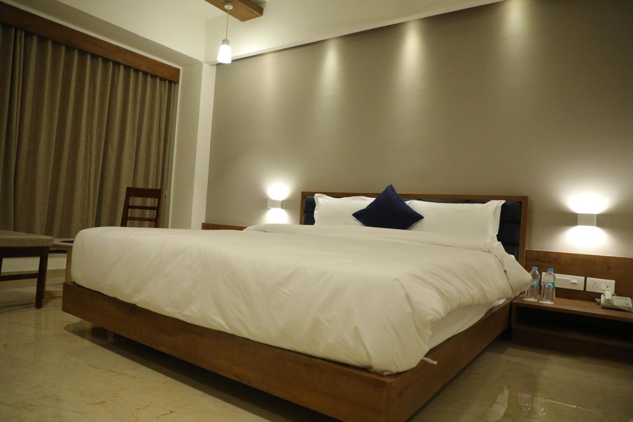 Vits The Somnath Gateway Otel Dış mekan fotoğraf
