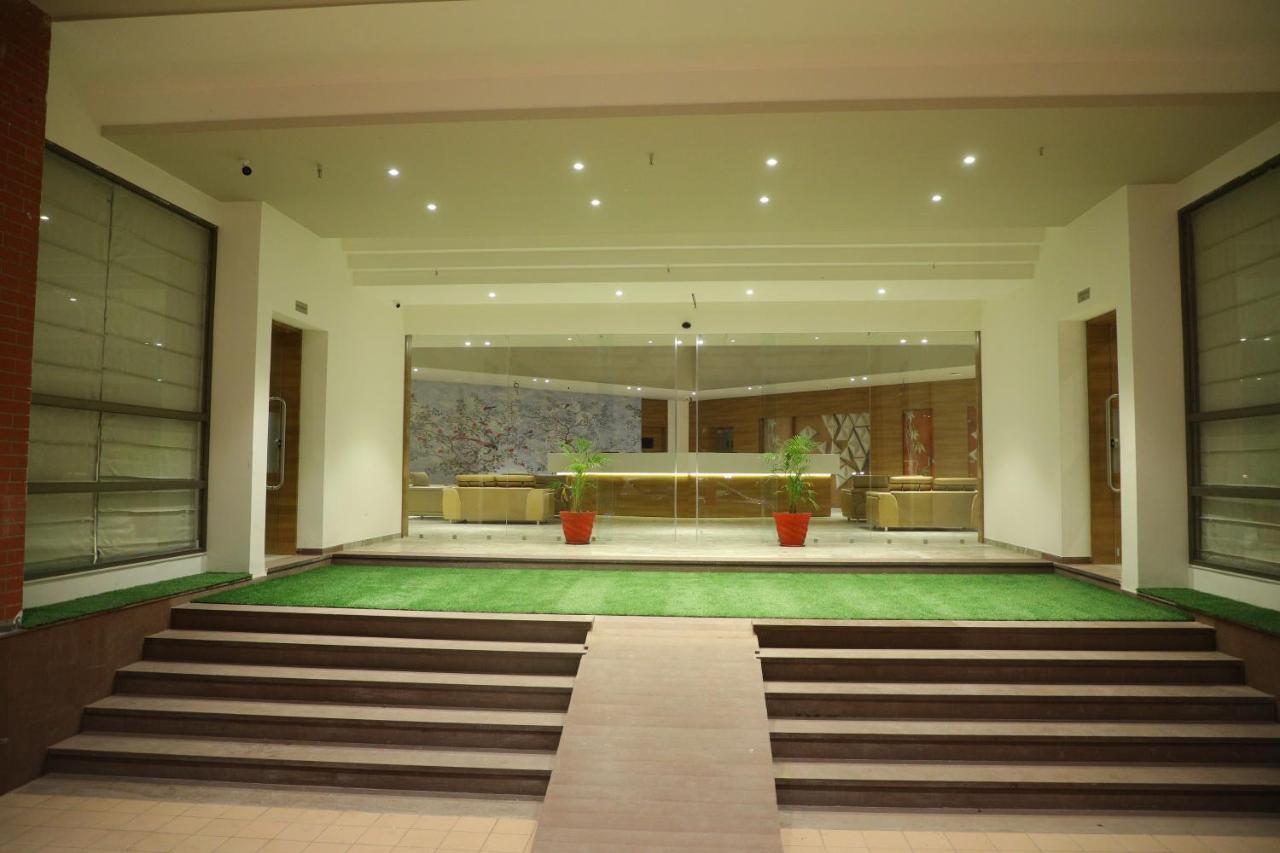 Vits The Somnath Gateway Otel Dış mekan fotoğraf