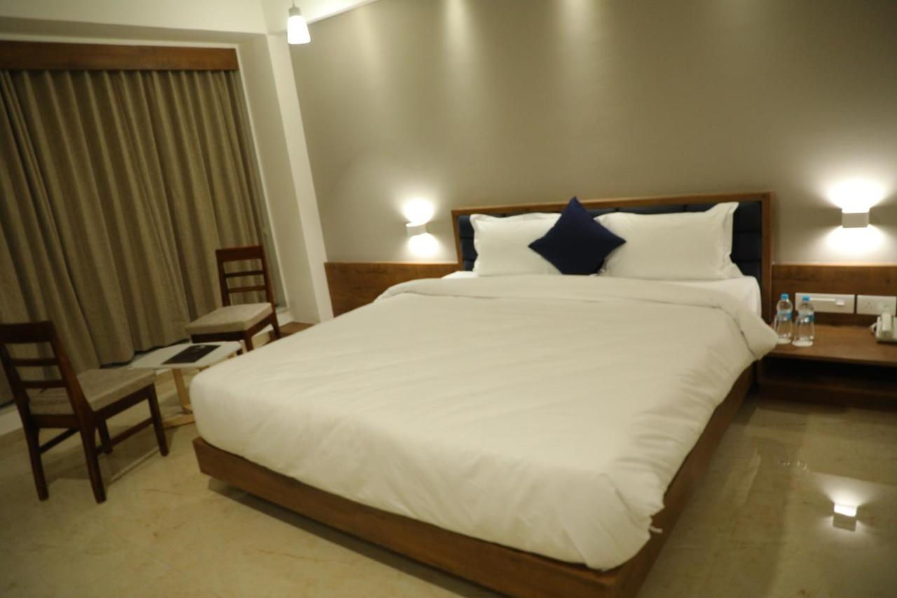 Vits The Somnath Gateway Otel Dış mekan fotoğraf
