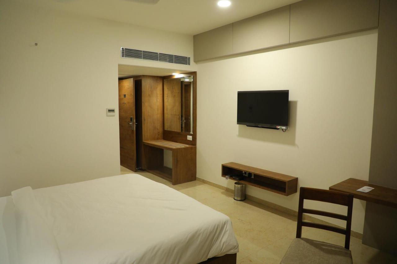 Vits The Somnath Gateway Otel Dış mekan fotoğraf