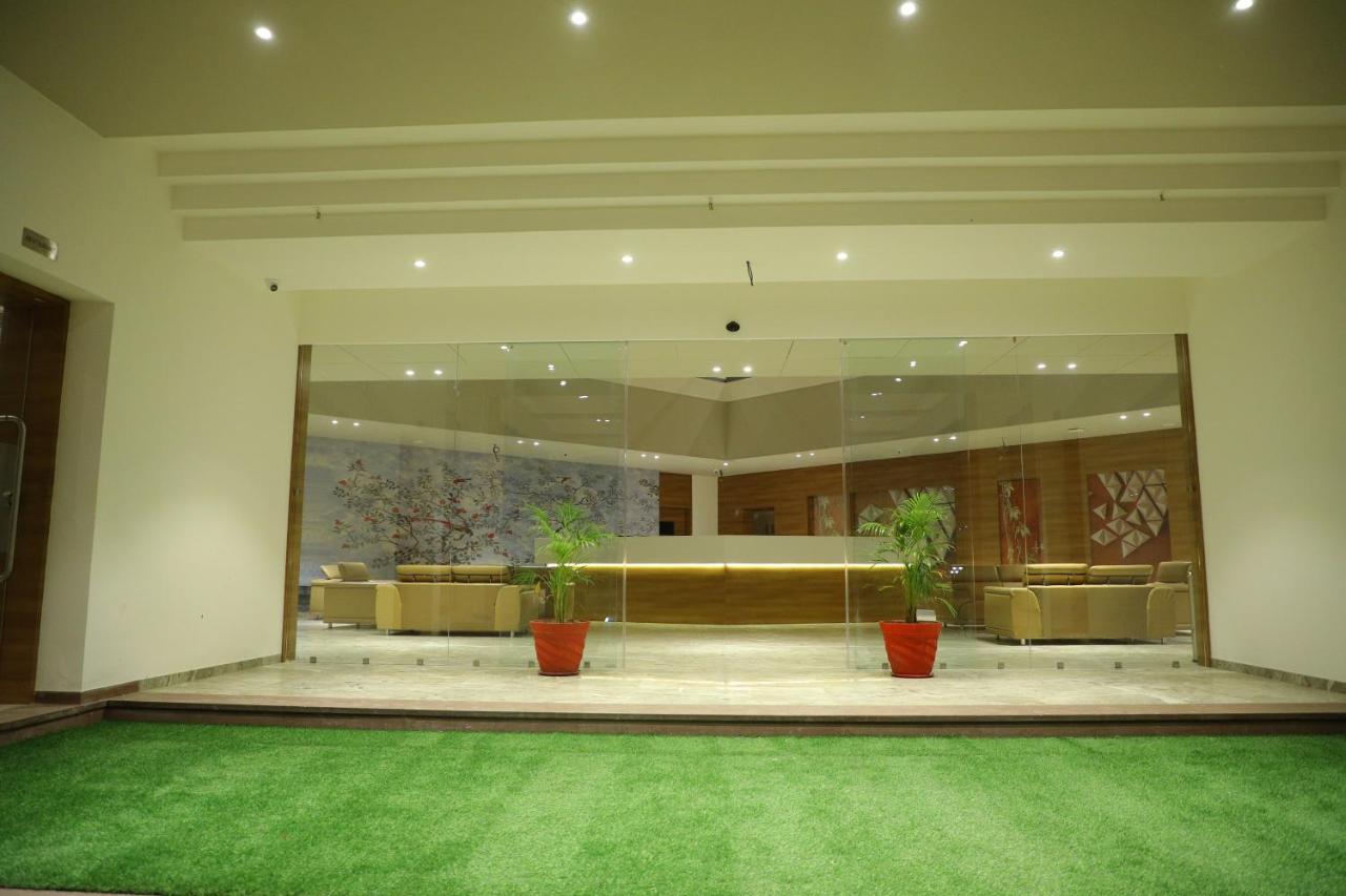 Vits The Somnath Gateway Otel Dış mekan fotoğraf