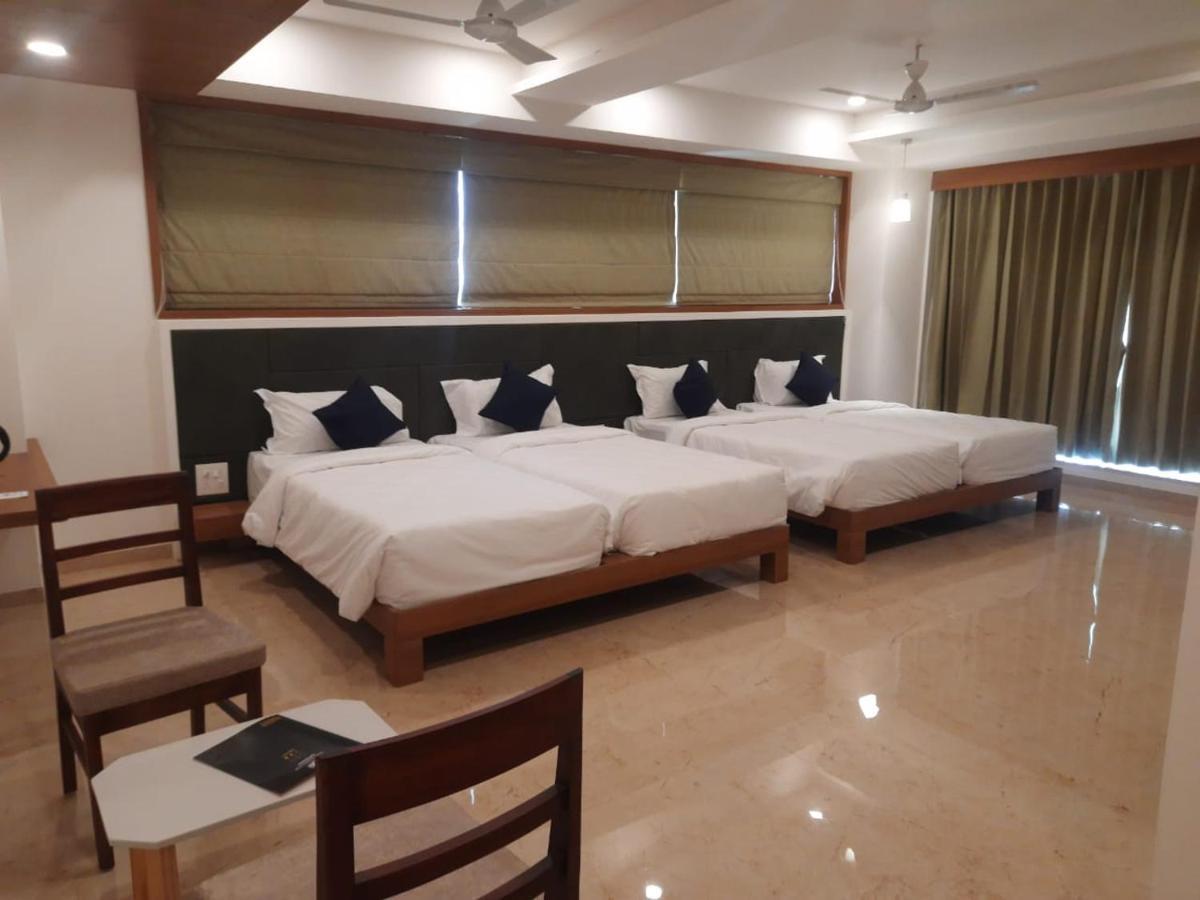 Vits The Somnath Gateway Otel Dış mekan fotoğraf