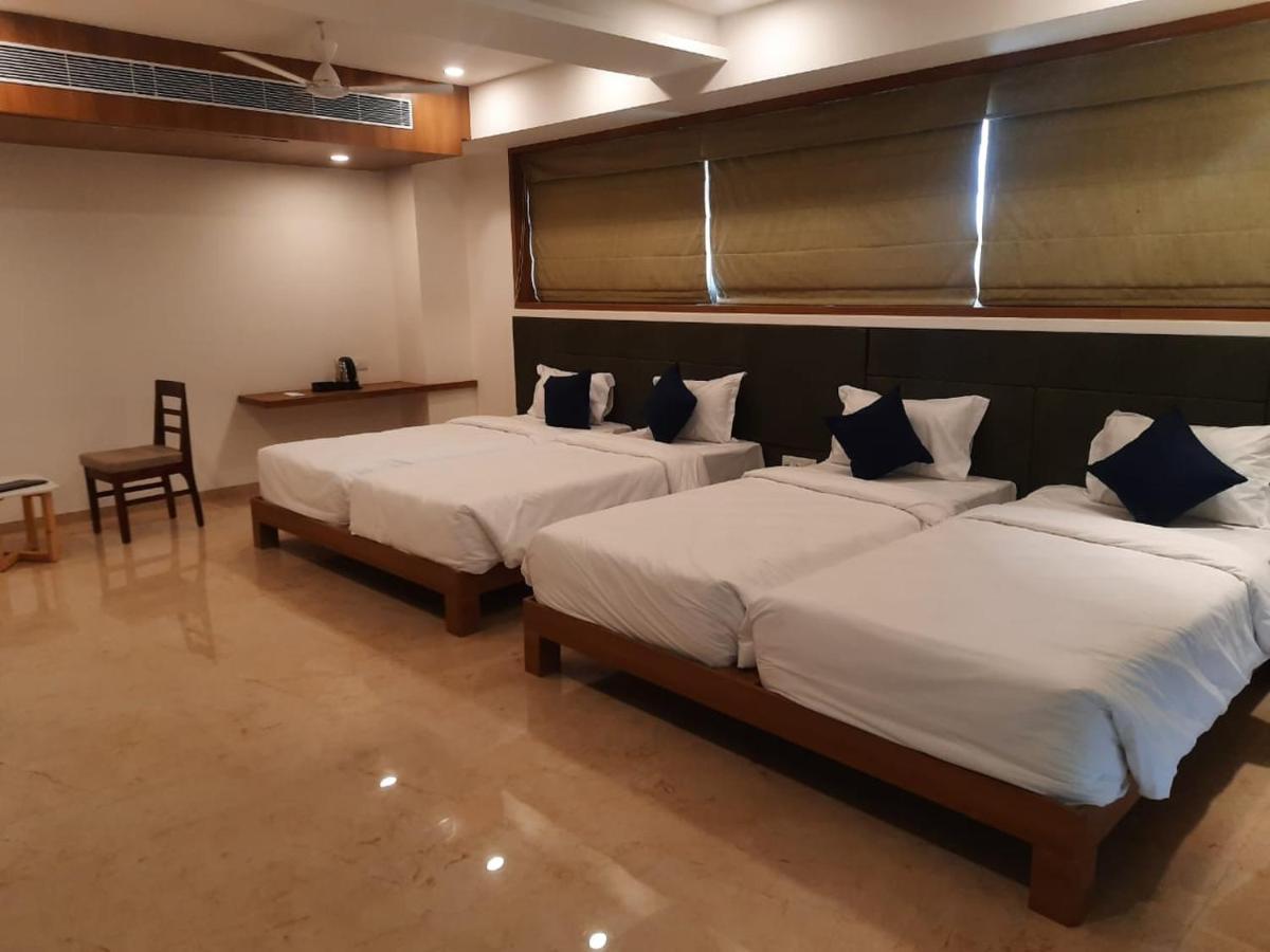 Vits The Somnath Gateway Otel Dış mekan fotoğraf