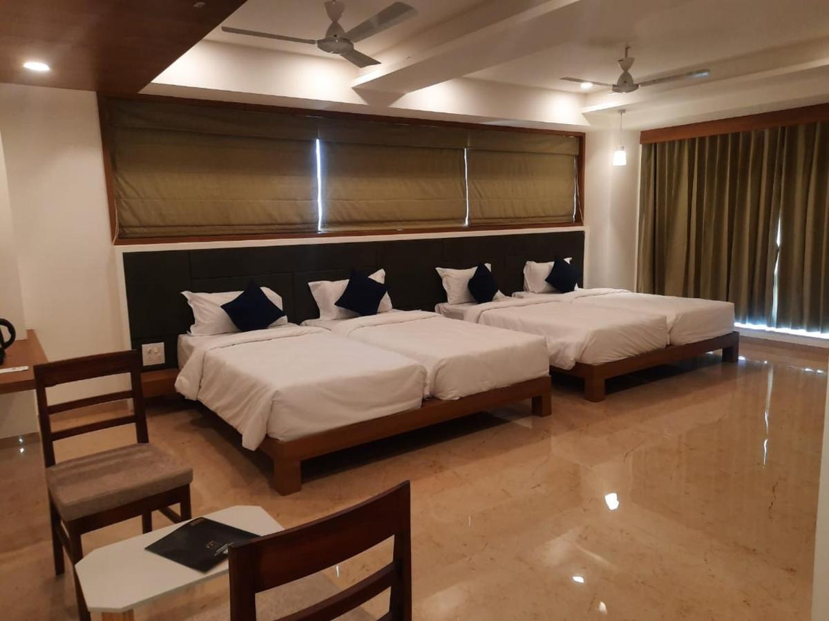 Vits The Somnath Gateway Otel Dış mekan fotoğraf