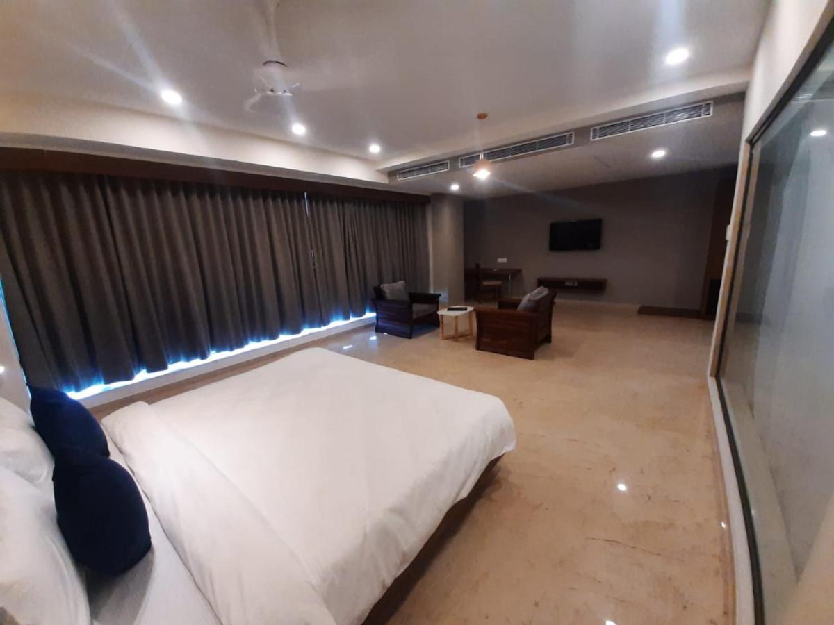 Vits The Somnath Gateway Otel Dış mekan fotoğraf