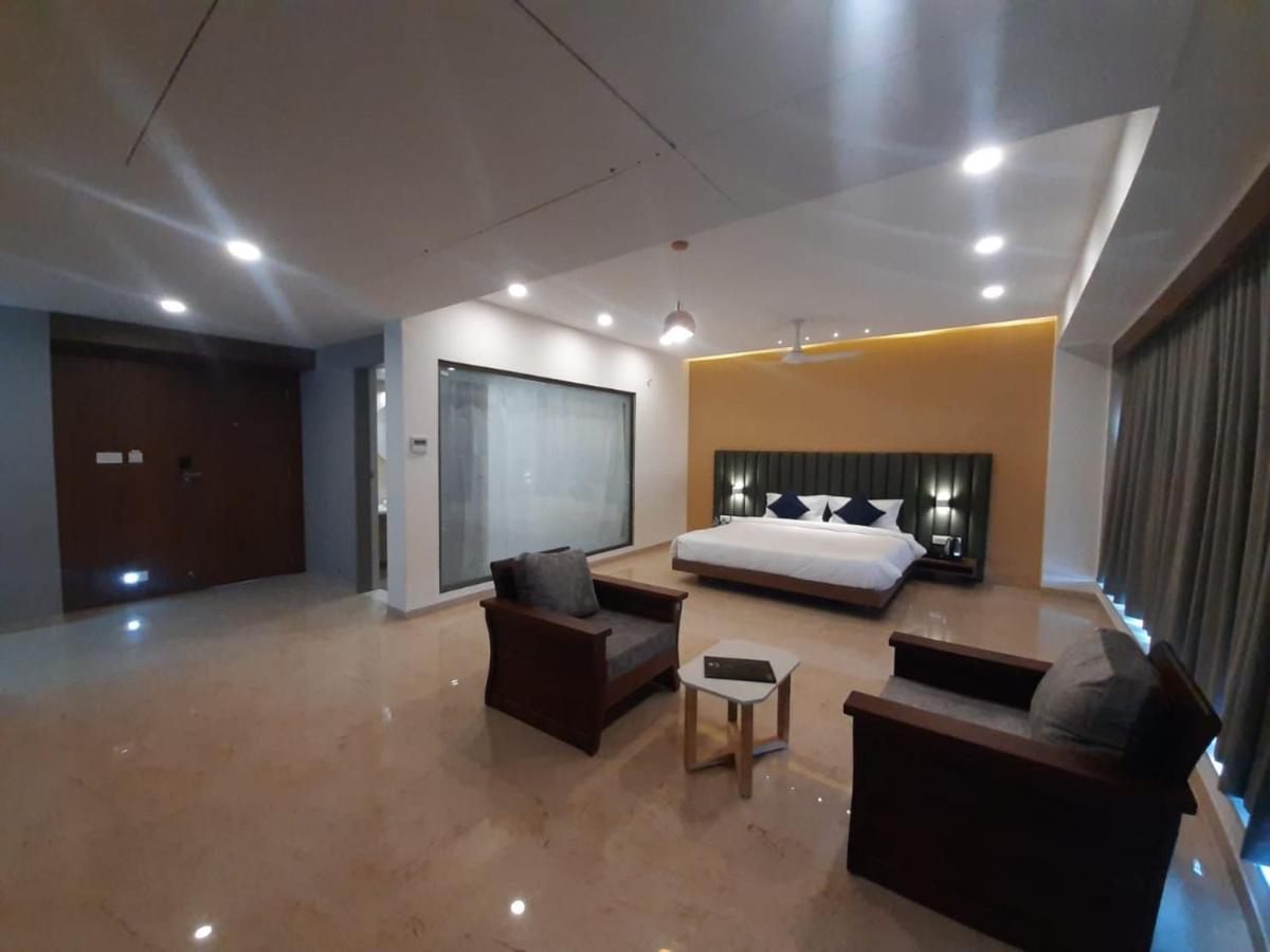 Vits The Somnath Gateway Otel Dış mekan fotoğraf