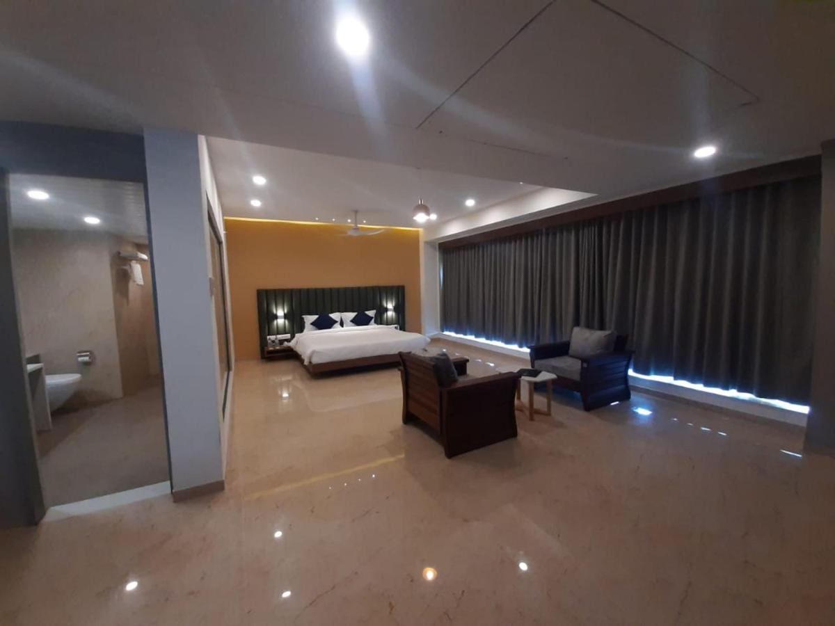 Vits The Somnath Gateway Otel Dış mekan fotoğraf