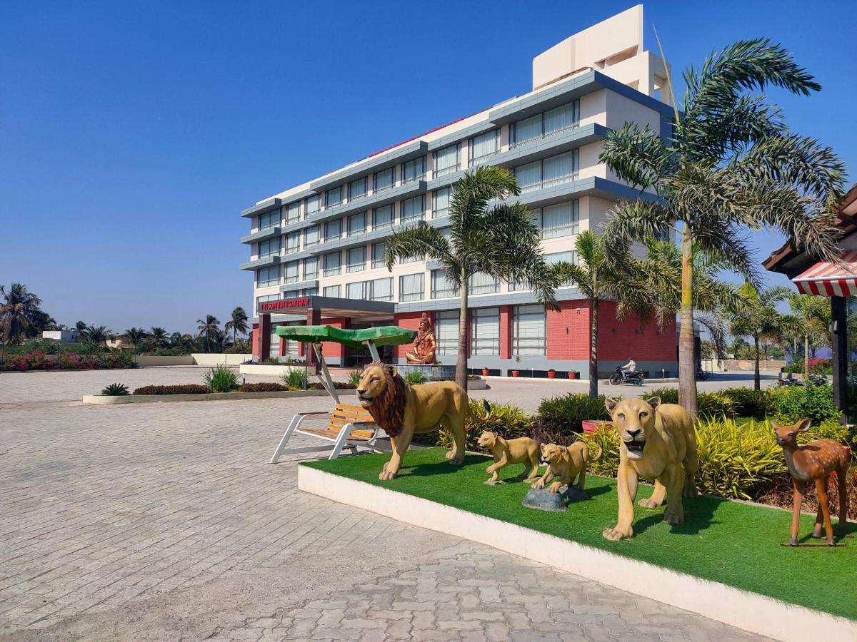 Vits The Somnath Gateway Otel Dış mekan fotoğraf