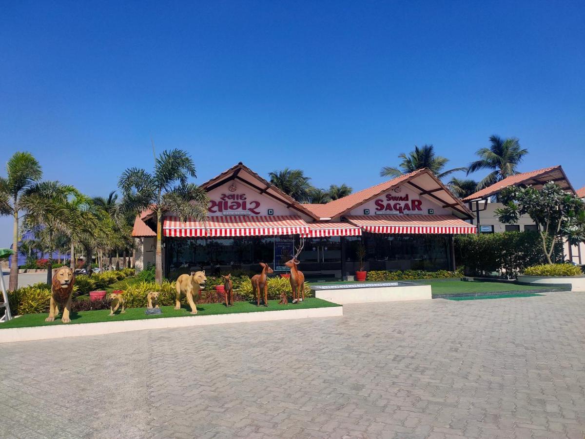 Vits The Somnath Gateway Otel Dış mekan fotoğraf