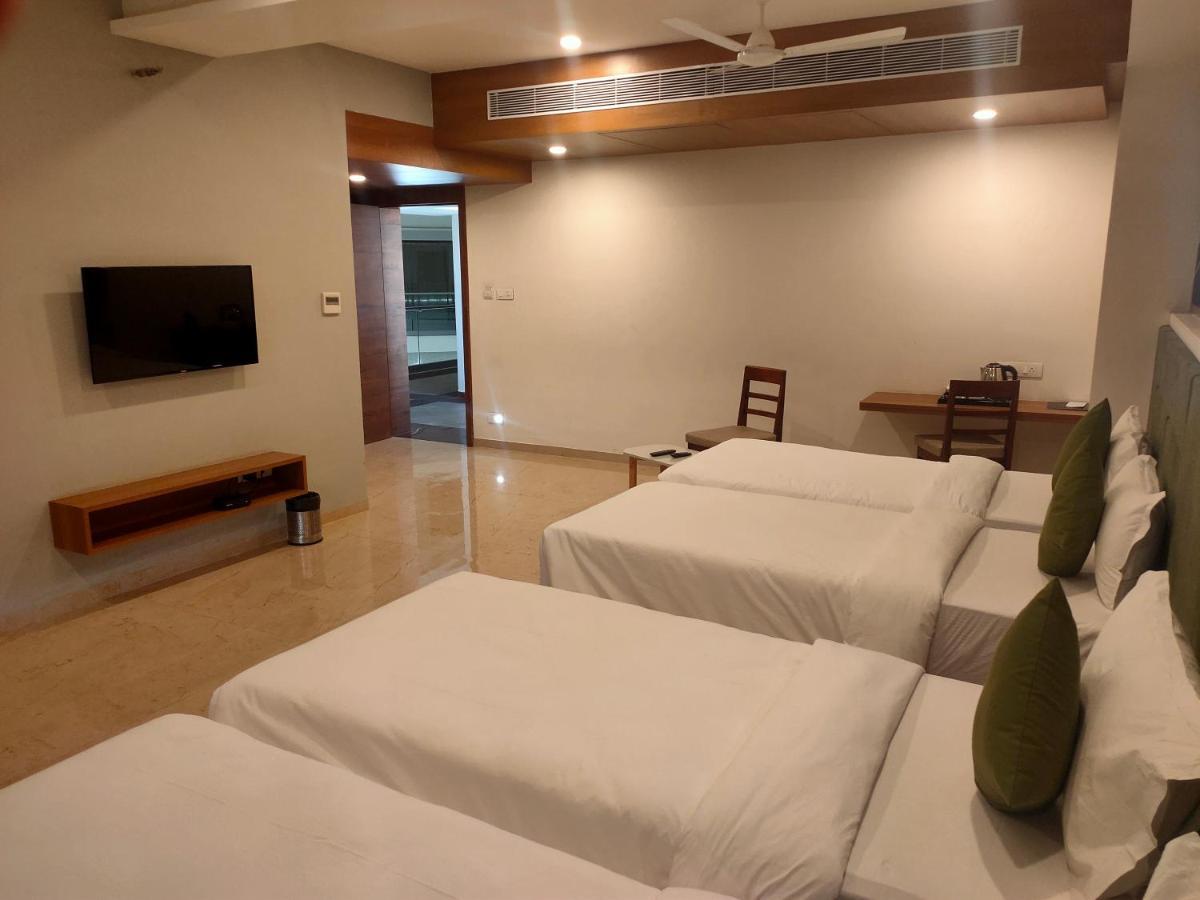Vits The Somnath Gateway Otel Dış mekan fotoğraf
