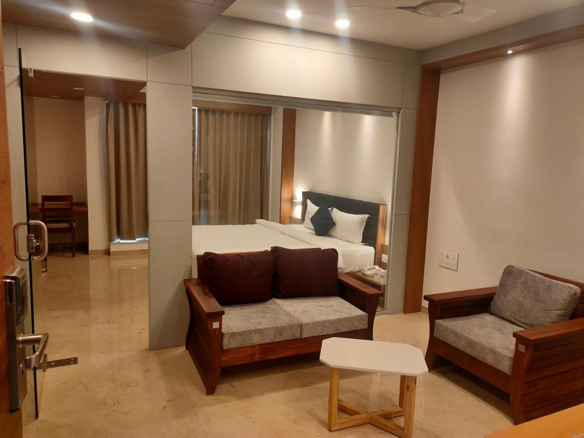 Vits The Somnath Gateway Otel Dış mekan fotoğraf